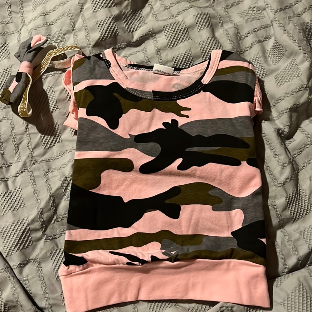 NWT 12-18 month outfit and bow